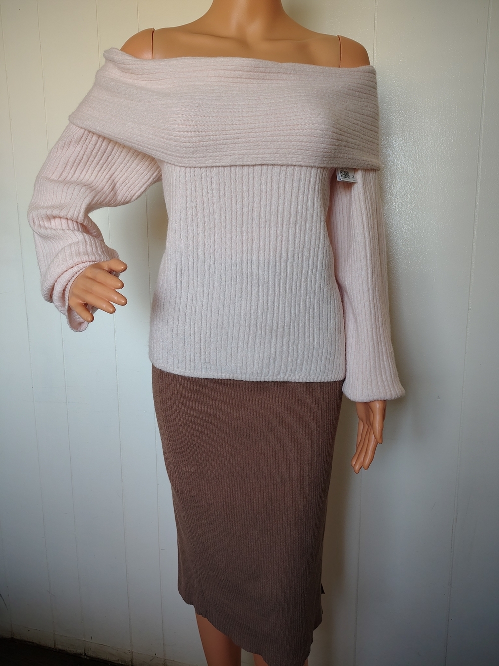 H&M Blush Off-the-Shoulder Ribbed Sweater Size L.